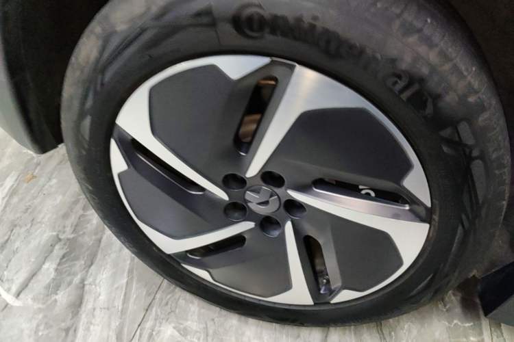 Used Nio ES8 2023 75 kWh Right Rear Wheel Hub
