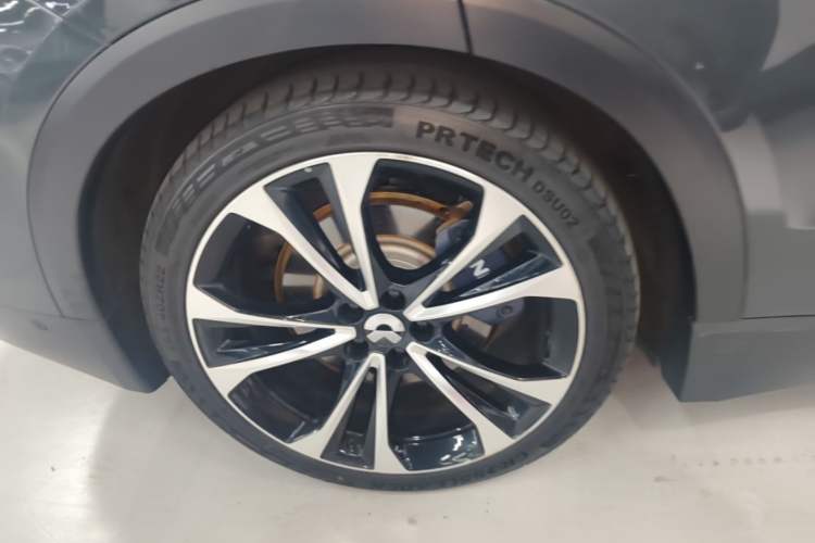 Used Nio ES8 2023 75 kWh Right Rear Wheel Hub