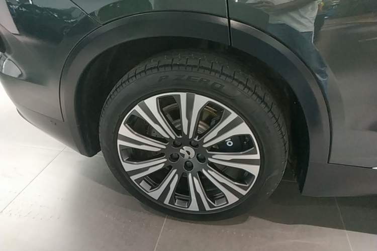 Used Nio ES8 2023 75 kWh Right Rear Wheel Hub