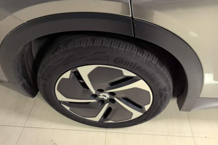 Used Nio ES8 2023 75 kWh Right Rear Wheel Hub