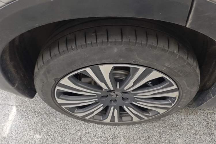 Used Nio ES8 2023 75 kWh Right Rear Wheel Hub
