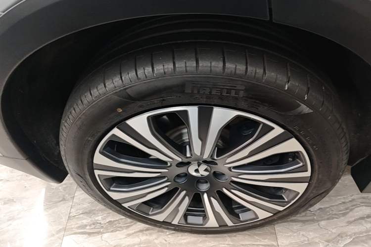 Used Nio ES8 2023 75 kWh Executive Edition Right Rear Wheel Hub