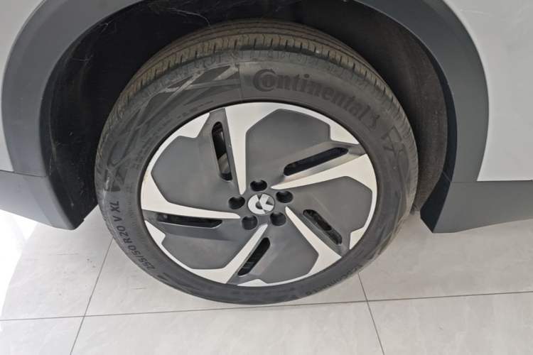 Used Nio ES8 2023 75 kWh Executive Edition Right Rear Wheel Hub