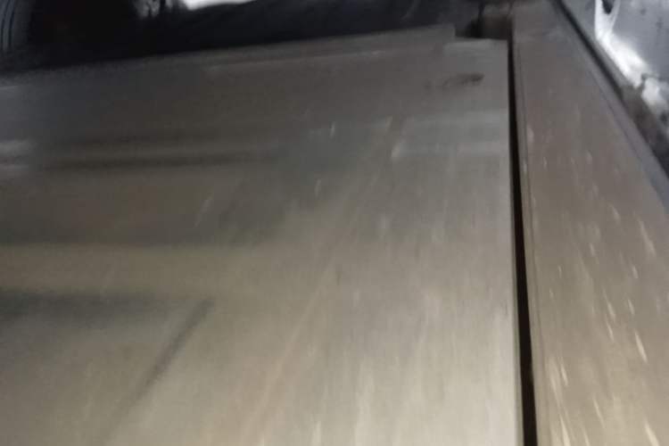 Used Nio ES8 2023 75 kWh Executive Edition Right Side Sill