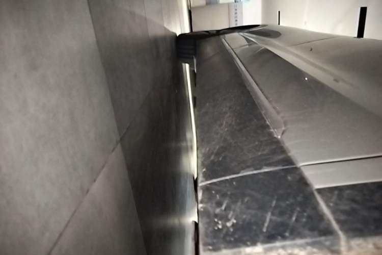 Used Nio ES8 2023 75 kWh Executive Edition Right Side Sill