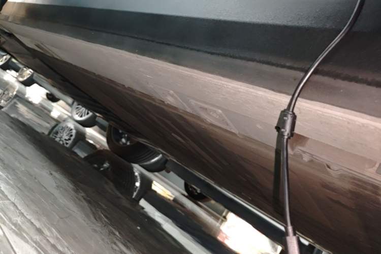 Used Nio ES8 2023 75 kWh Executive Edition Right Side Sill