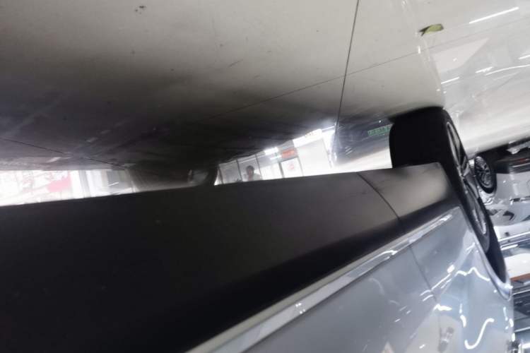 Used Nio ES8 2023 100kWh Right Side Sill