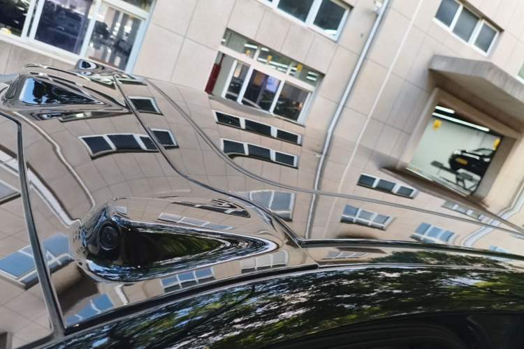 Used Nio ES8 2023 100kWh Signature Edition Roof