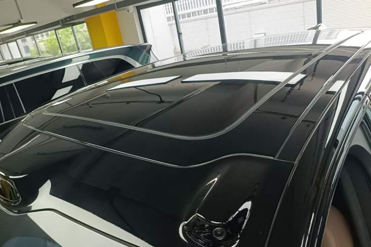 Used Nio ES8 2023 100kWh Signature Edition Roof