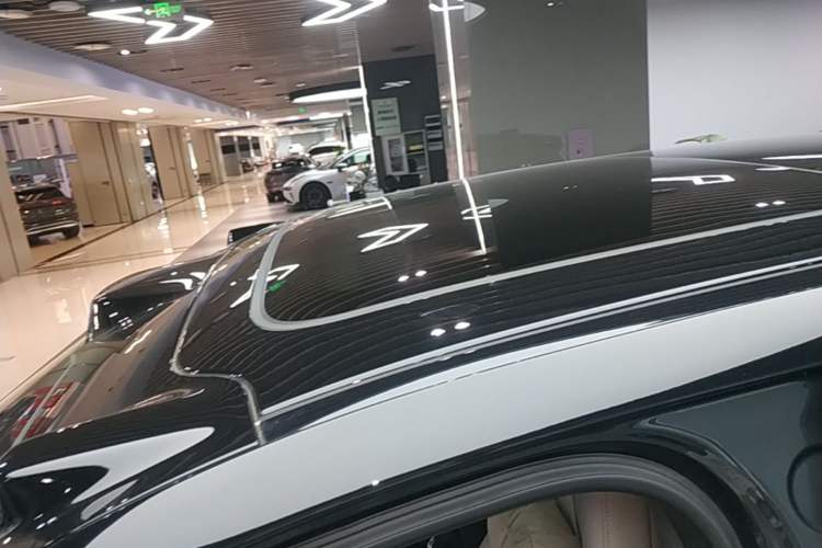 Used Nio ES8 2023 75 kWh Roof