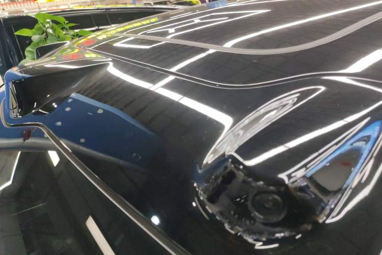 Used Nio ES8 2023 75 kWh Roof