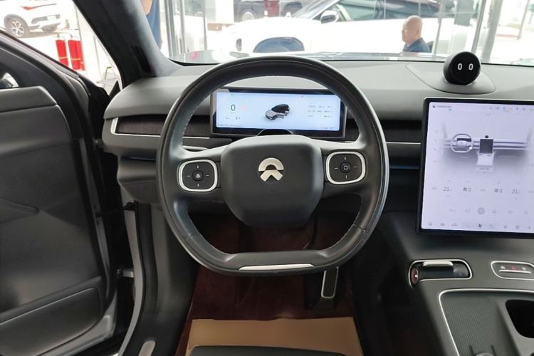 Used Nio ES8 2023 75 kWh Steering Wheel