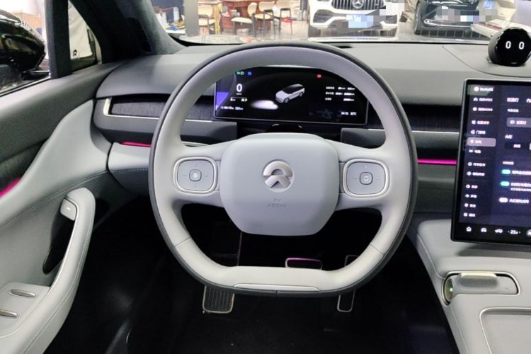 Used Nio ES8 2023 75 kWh Steering Wheel