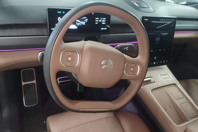 Used Nio ES8 2023 75 kWh Steering Wheel