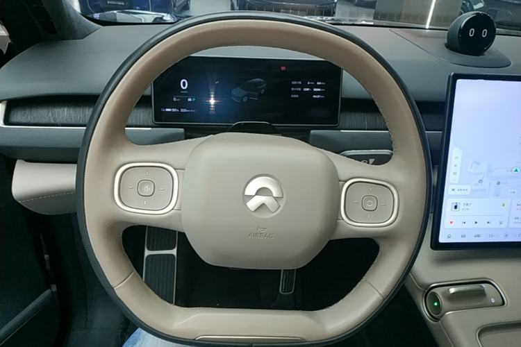 Used Nio ES8 2023 75 kWh Steering Wheel