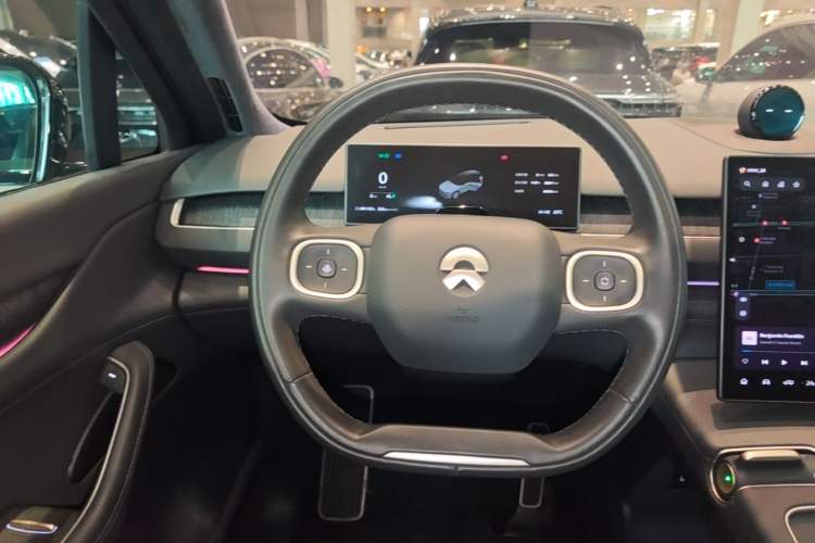 Used Nio ES8 2023 100kWh Signature Edition Steering Wheel
