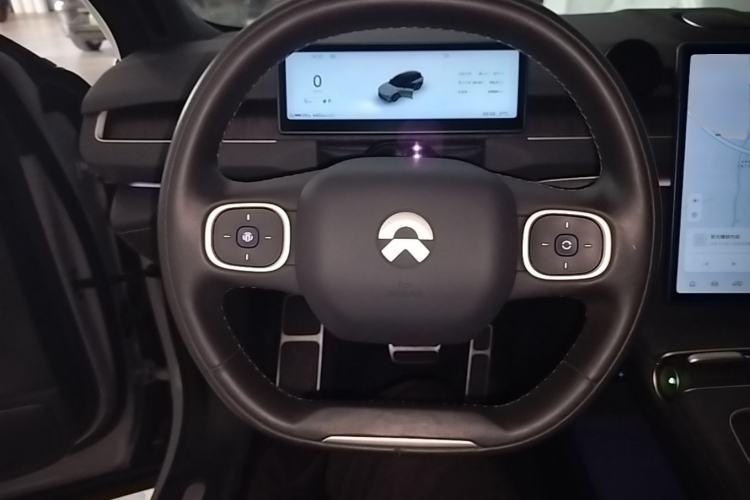 Used Nio ES8 2023 75 kWh Executive Edition Steering Wheel