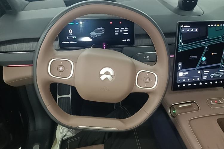 Used Nio ES8 2023 75 kWh Steering Wheel