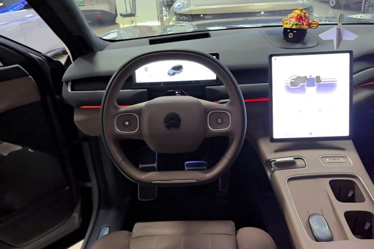 Used Nio ES8 2023 75 kWh Steering Wheel