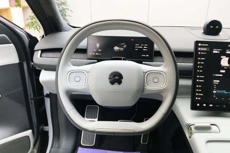 Used Nio ES8 2023 75 kWh Steering Wheel