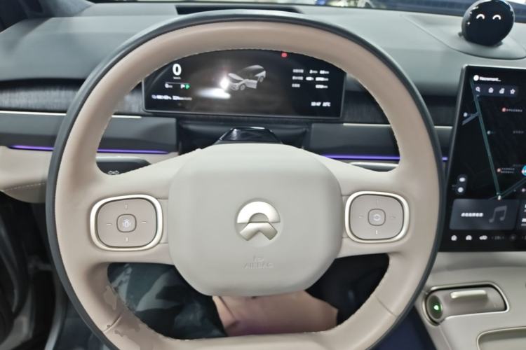 Used Nio ES8 2023 75 kWh Executive Edition Steering Wheel