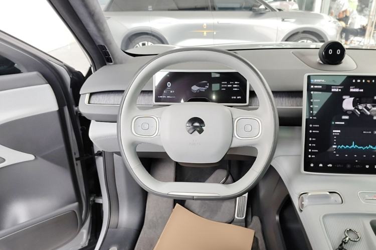 Used Nio ES8 2023 75 kWh Steering Wheel