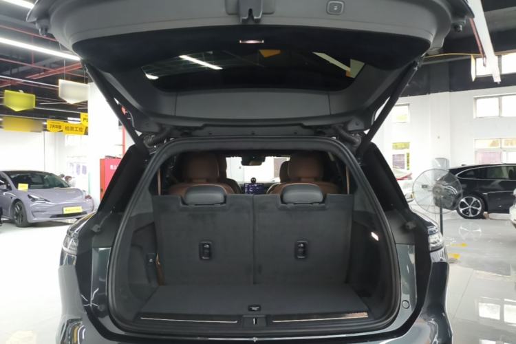 Used Nio ES8 2023 100kWh Signature Edition Trunk