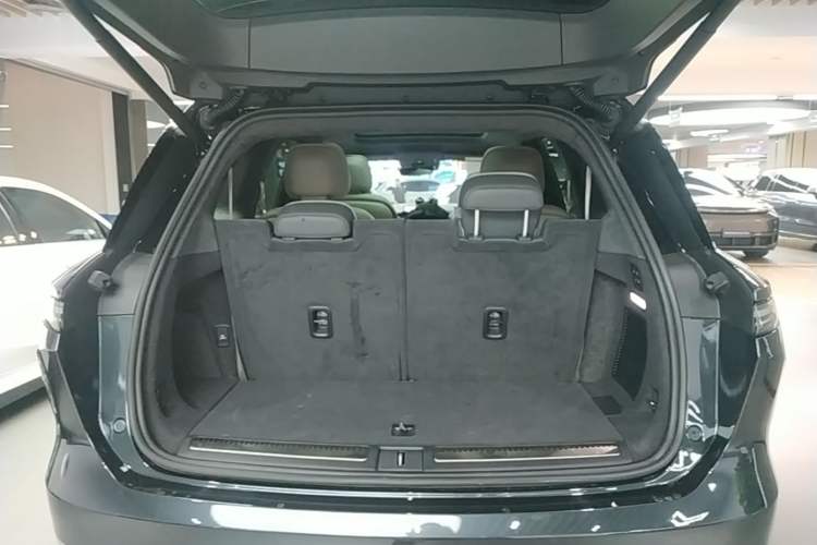 Used Nio ES8 2023 75 kWh Trunk