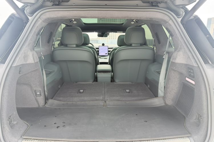 Used Nio ES8 2023 100kWh Signature Edition Trunk