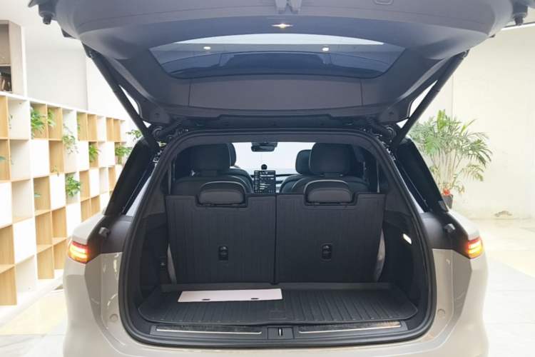 Used Nio ES8 2023 75 kWh Trunk