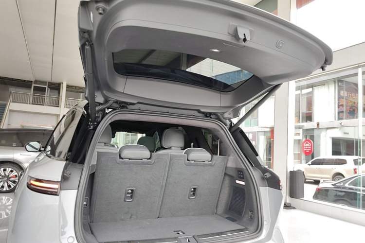 Used Nio ES8 2023 75 kWh Trunk