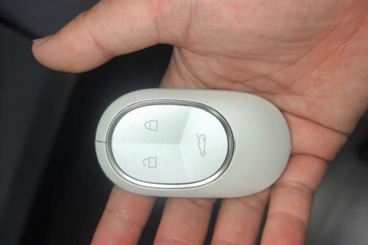 Used Nio ES8 2023 75 kWh Vehicle Key