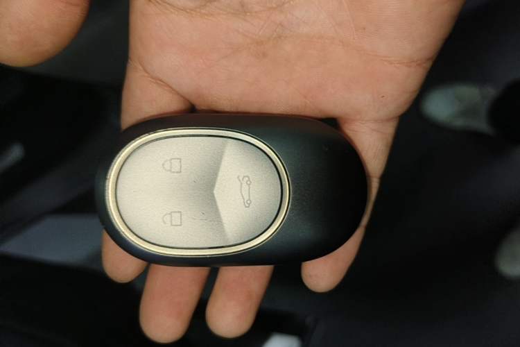 Used Nio ES8 2023 75 kWh Vehicle Key
