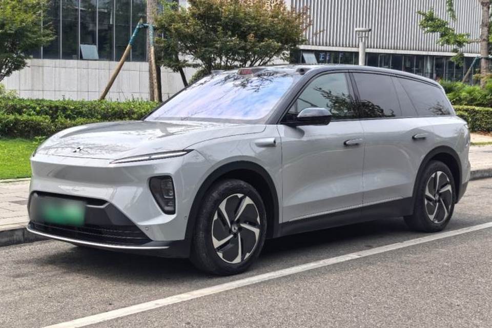 Nio ES8 2023