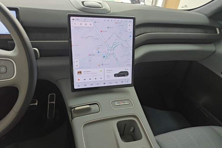 Used Nio ES8 2023 75 kWh Executive Edition Audio And AC Panel