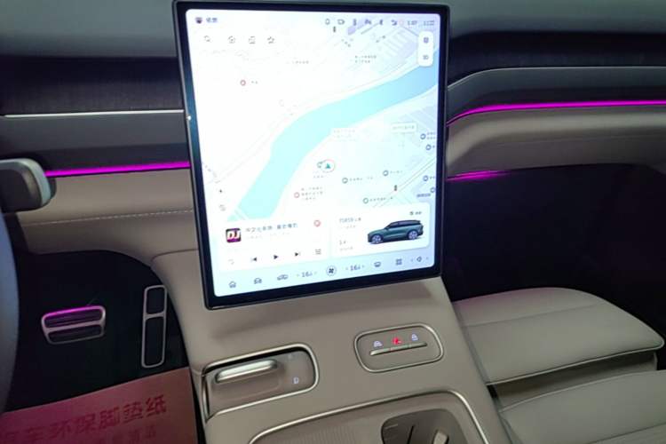 Used Nio ES8 2023 75 kWh Audio And AC Panel