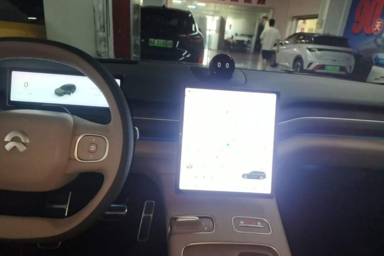 Used Nio ES8 2023 75 kWh Executive Edition Audio And AC Panel