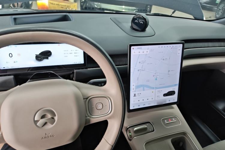 Used Nio ES8 2023 100kWh Signature Edition Center Console