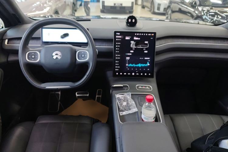 Used Nio ES8 2023 100kWh Signature Edition Center Console