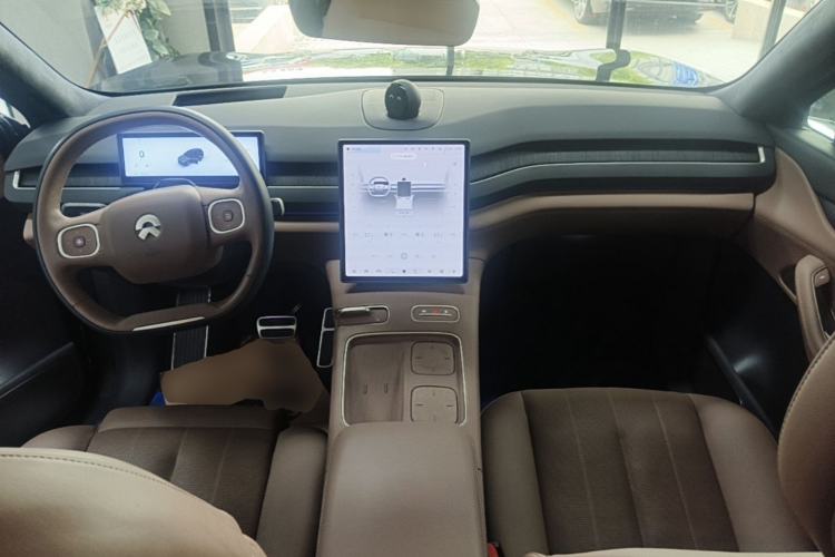 Used Nio ES8 2023 100kWh Center Console