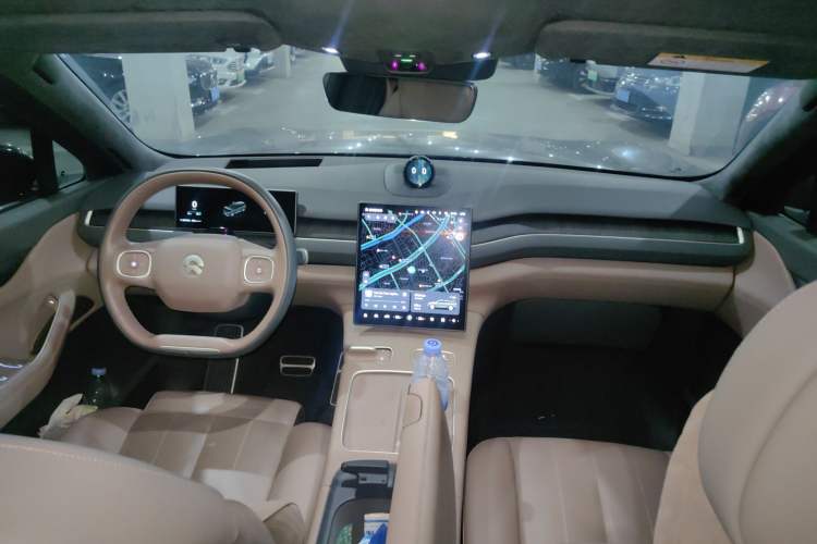 Used Nio ES8 2023 75 kWh Center Console