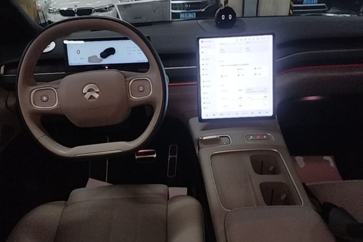 Used Nio ES8 2023 100kWh Signature Edition Center Console