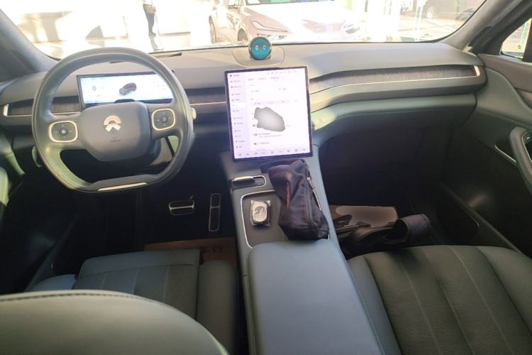 Used Nio ES8 2023 100kWh Signature Edition Center Console