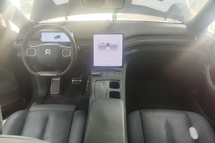 Used Nio ES8 2023 100kWh Signature Edition Center Console