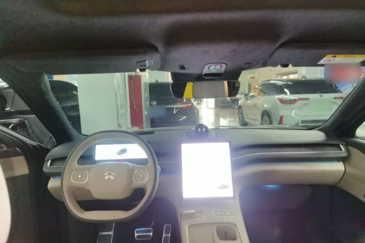 Used Nio ES8 2023 75 kWh Executive Edition Center Console