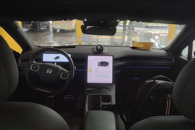 Used Nio ES8 2023 100kWh Signature Edition Center Console