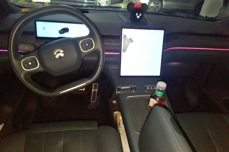 Used Nio ES8 2023 100kWh Signature Edition Center Console