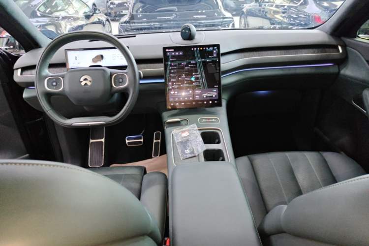 Used Nio ES8 2023 100kWh Signature Edition Center Console