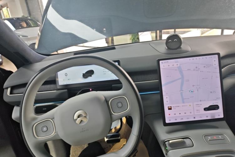 Used Nio ES8 2023 75 kWh Executive Edition Center Console