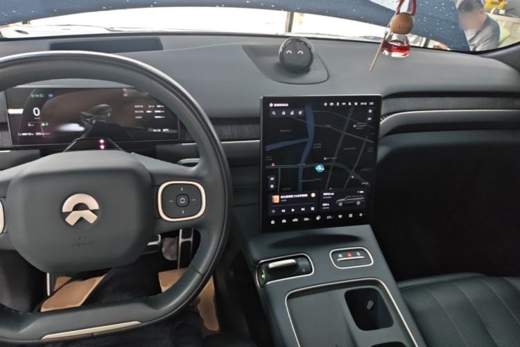 Used Nio ES8 2023 100kWh Signature Edition Center Console